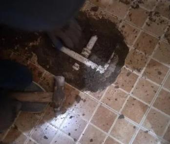 威信卫生间漏水维修公司为您分享下卫生间渗水如何处理及注意事项